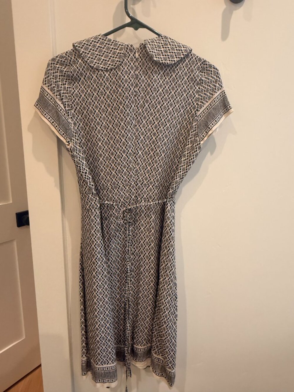 Pinky Yotto Lightweight Collar Dress - Picture 2 of 4